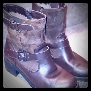 Leather/sueded boot